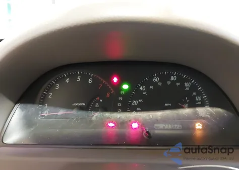 2002 Toyota Camry Le z USA, uszkodzony, nr VIN 4T1BE32K42U559875